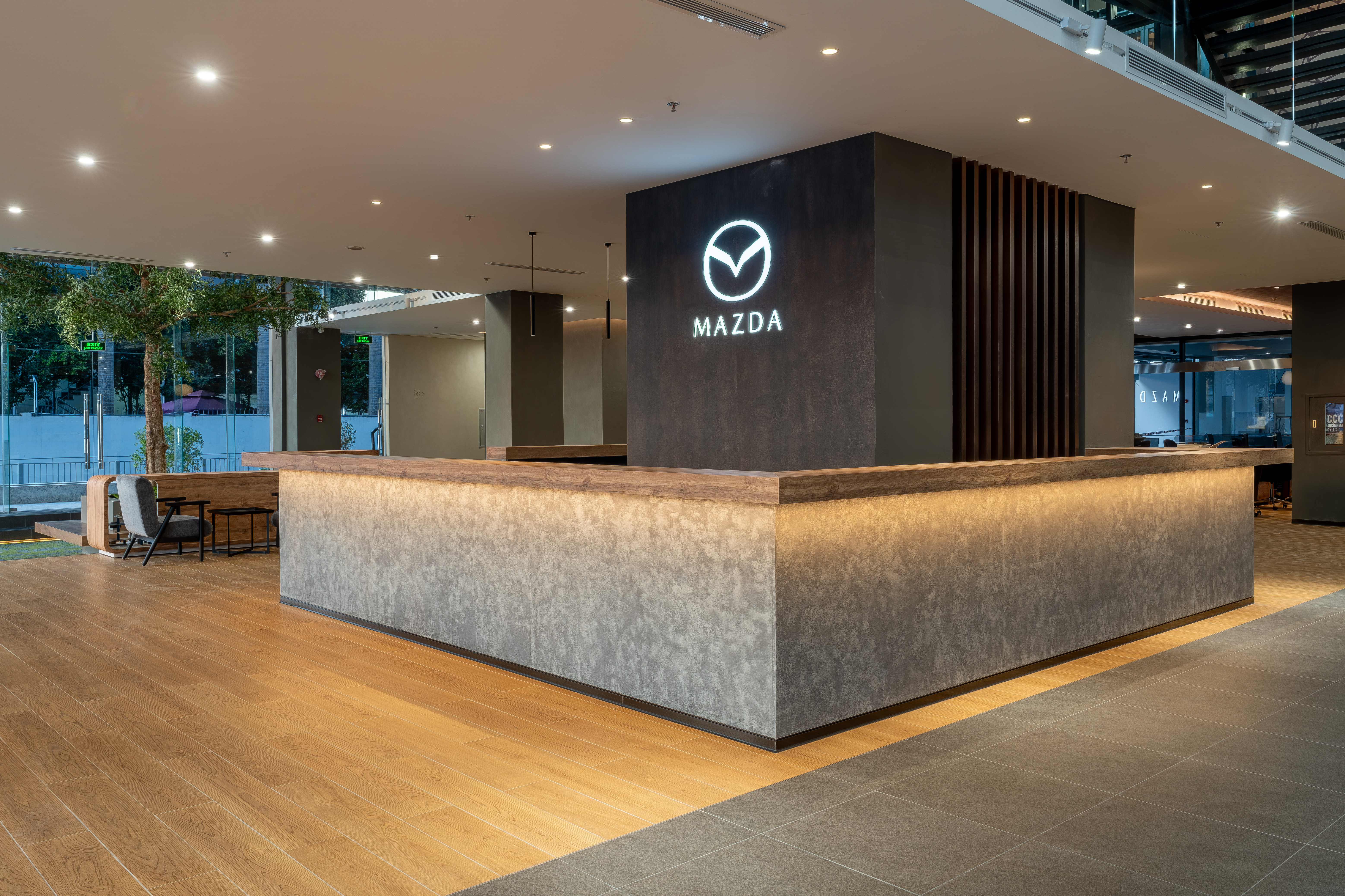 MAZDA Showroom 08051 (1)